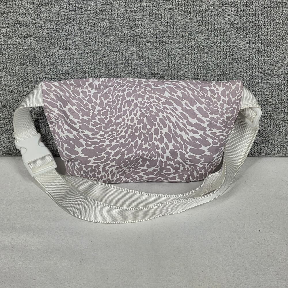 ALOHA COLLECTION x VUORI BELT BAG - COATED TYVEK - LAVENDER PRINT - 8.5" - Picture 2 of 11